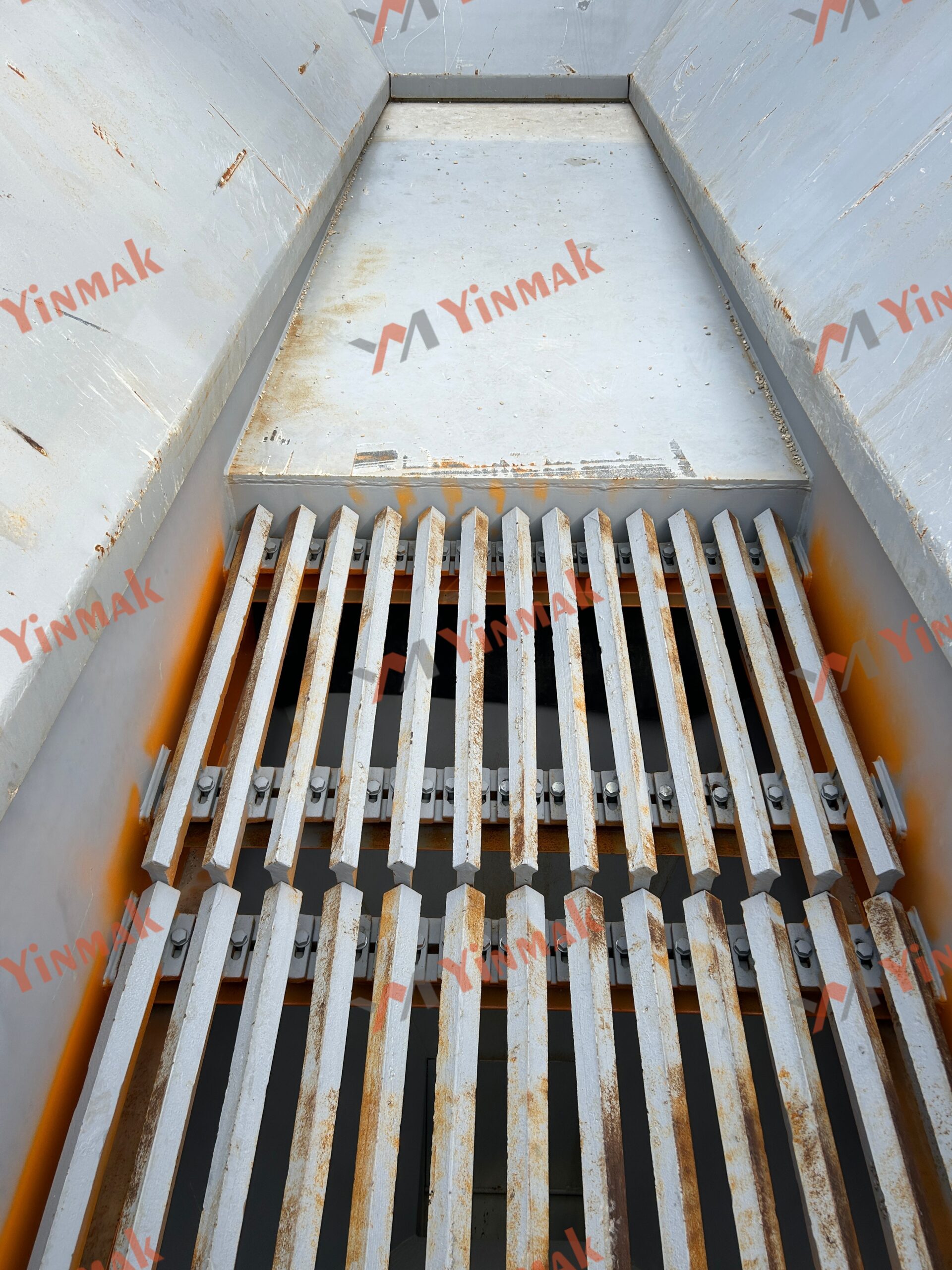 Titreşimli Besleyici