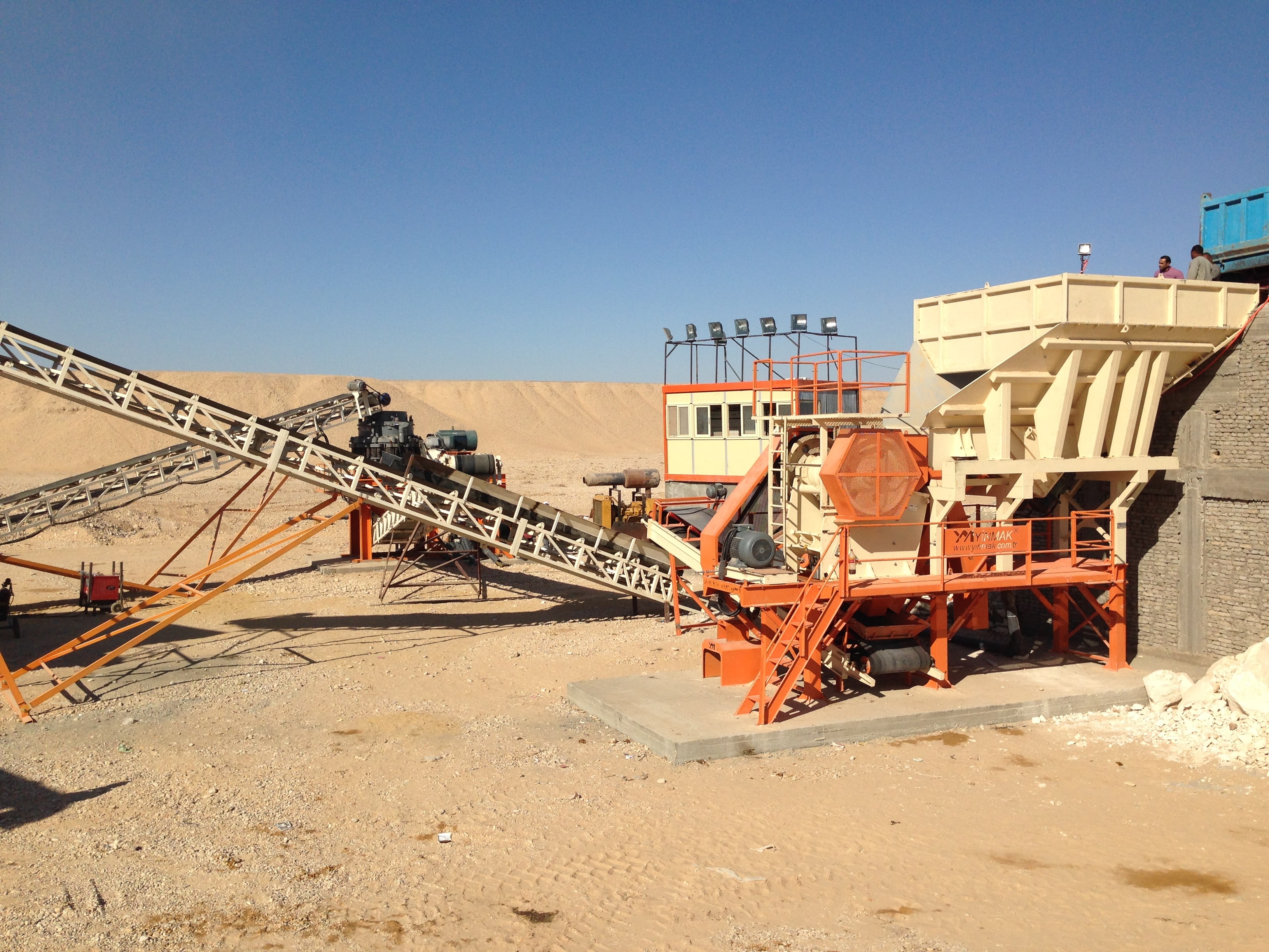 100 - 150 Ton / Saat Sabit Kırma Ve Eleme Tesisi