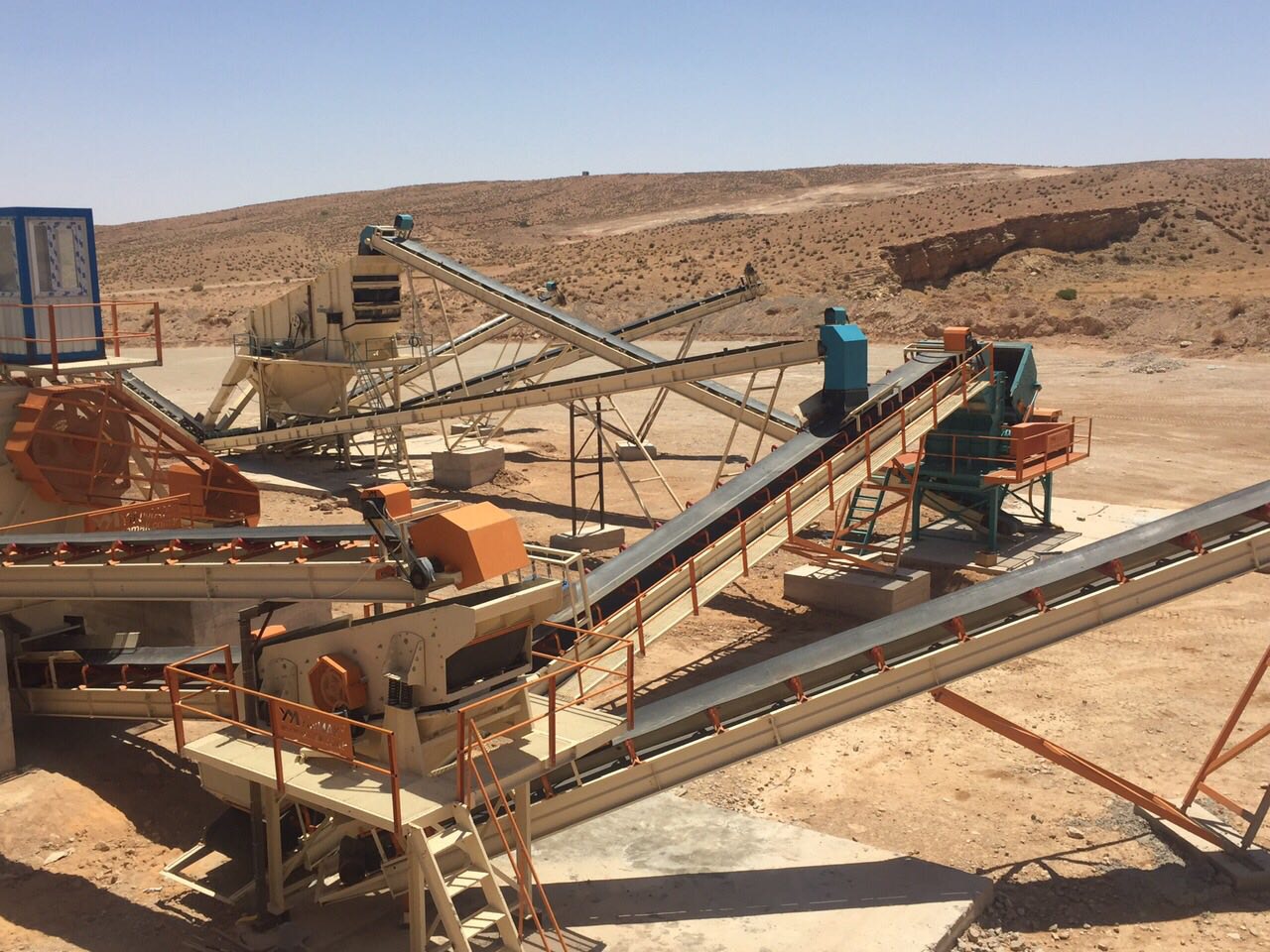 CEZAYİR SABİT KIRMA ELEME TESİSİ Kapasite 200 - 250 Ton - Saat 6