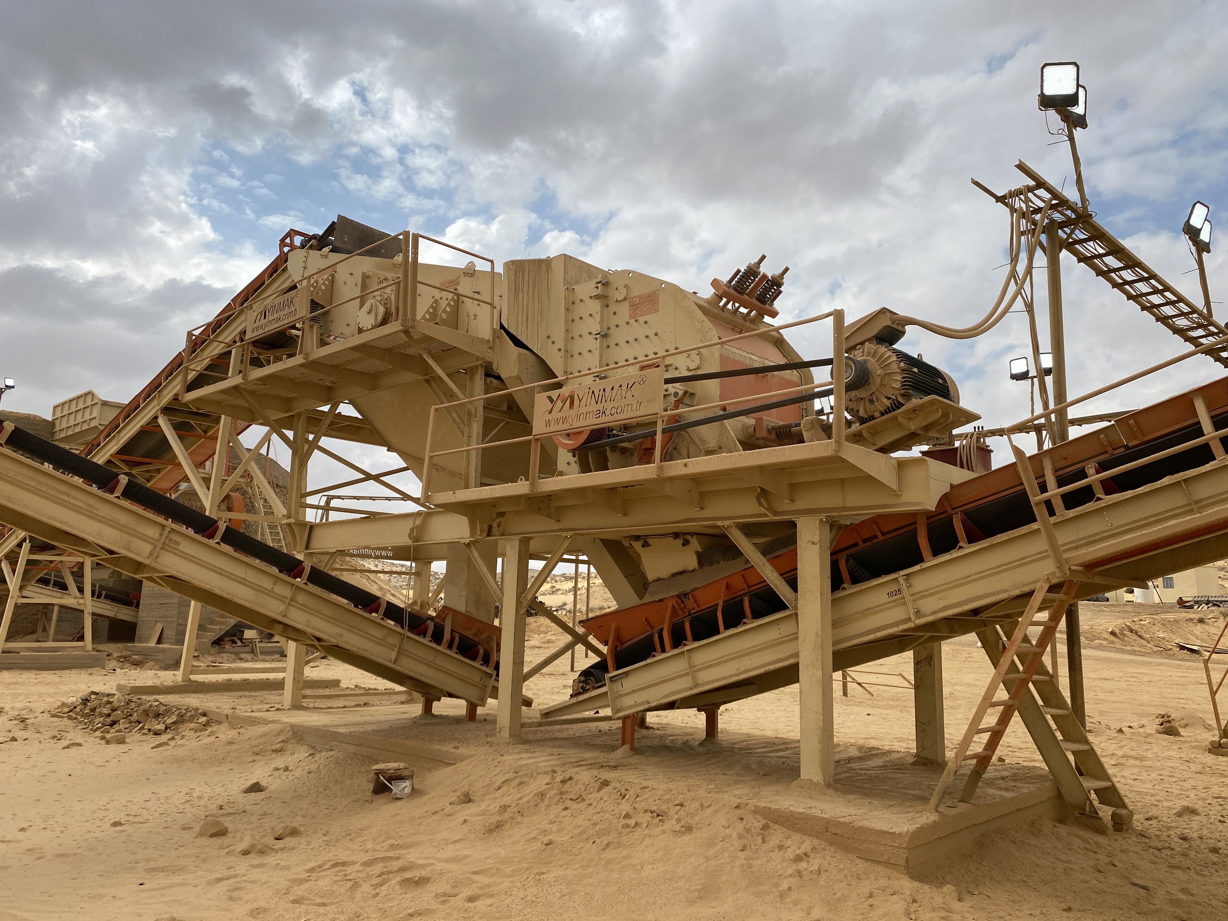 MISIR SABİT KIRMA ELEME TESİSİ Kapasite 200 - 250 Ton - Saat 3