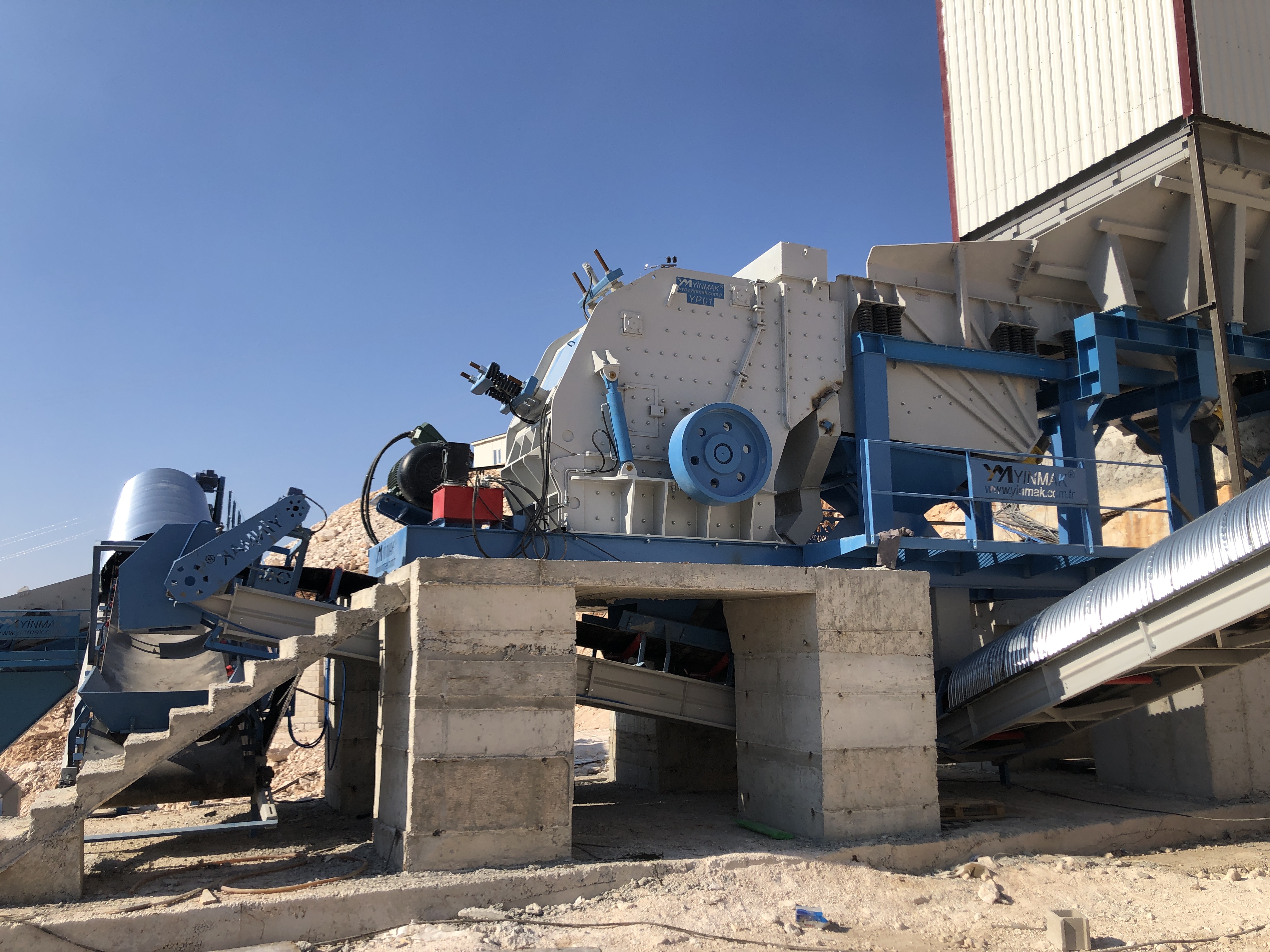 TÜRKİYE SABİT KIRMA ELEME TESİSİ Kapasite 400 - 450 Ton - Saat 5